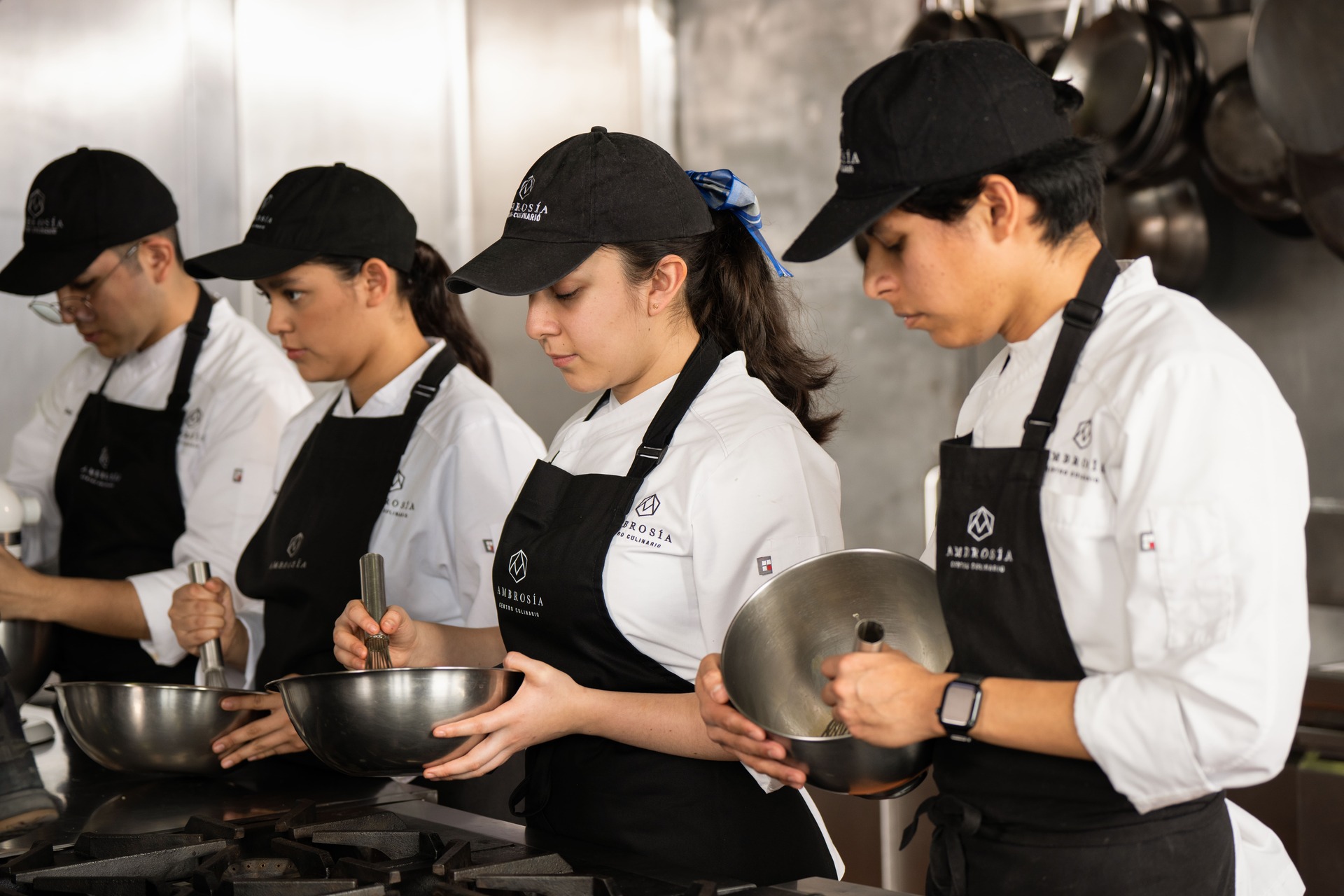 ¿Vale la pena estudiar cocina en una escuela práctica como Ambrosía?